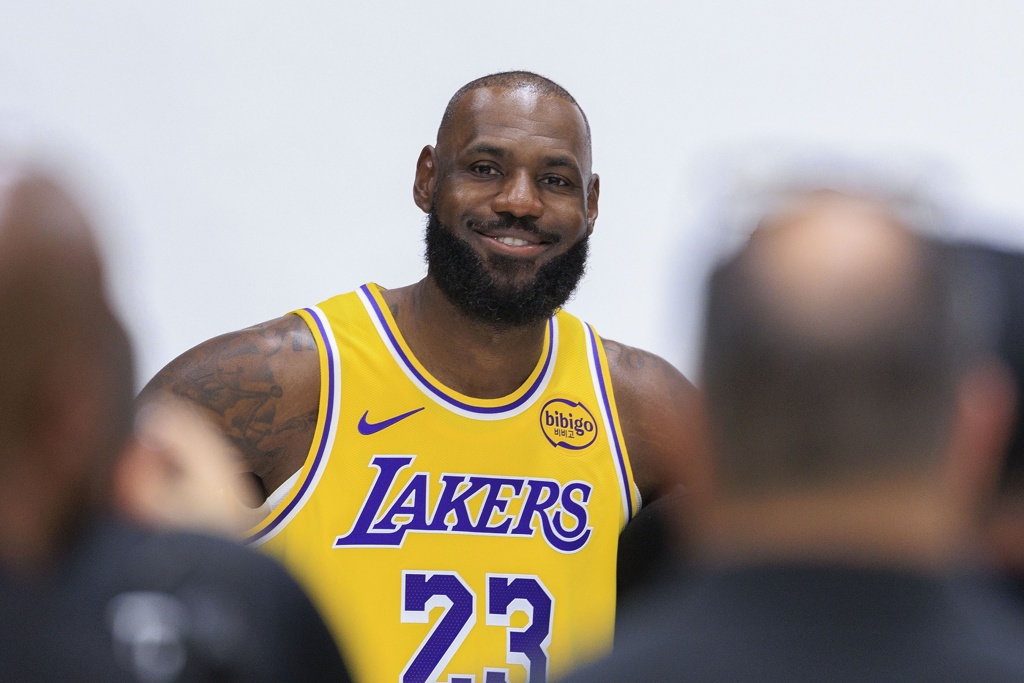 专家解析：詹姆斯可能在应对高位神经刺激 痛感未向下延伸是好事